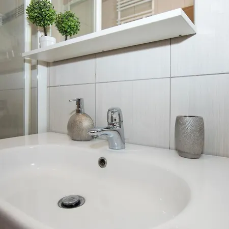 Gin Apartman Apartment